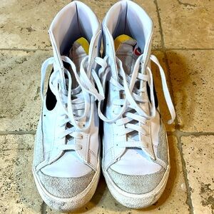 Men’s NIKE High Top sneakers size 10